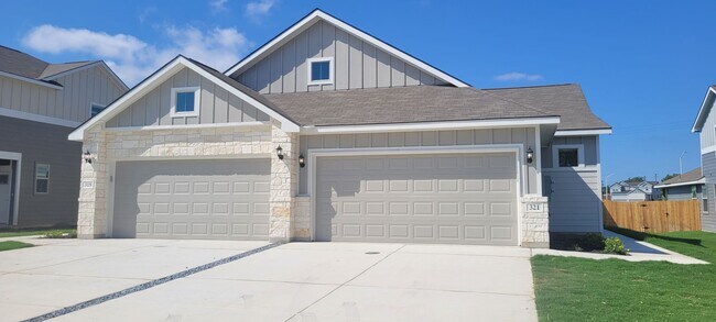 Photo - Luxury Townhouse in Cibolo