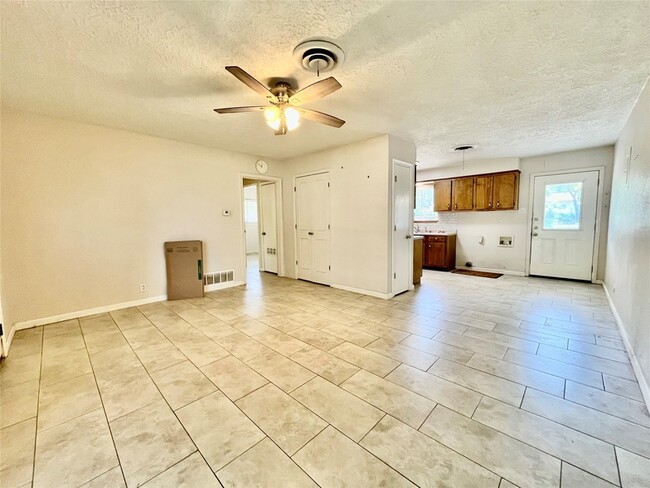Building Photo - 2620 Denison St Rental