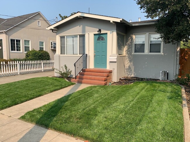 Building Photo - Updated, One of a Kind 2 Bed / 1 Bath Home...