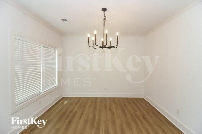 Photo - 4979 Wilburn Ave