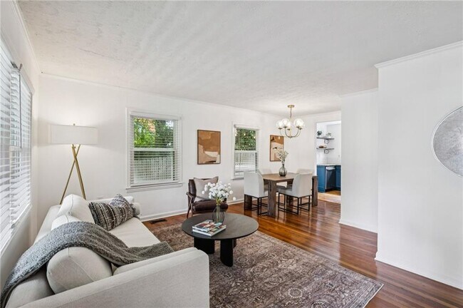 Photo - 1136 Gilbert St SE