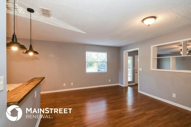 Photo - 868 Filmore Ln