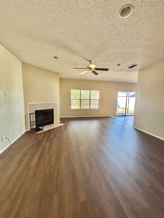 Photo - NOW AVAILABLE - 3 Bedroom Home in the PaulAnn Neighborhood!