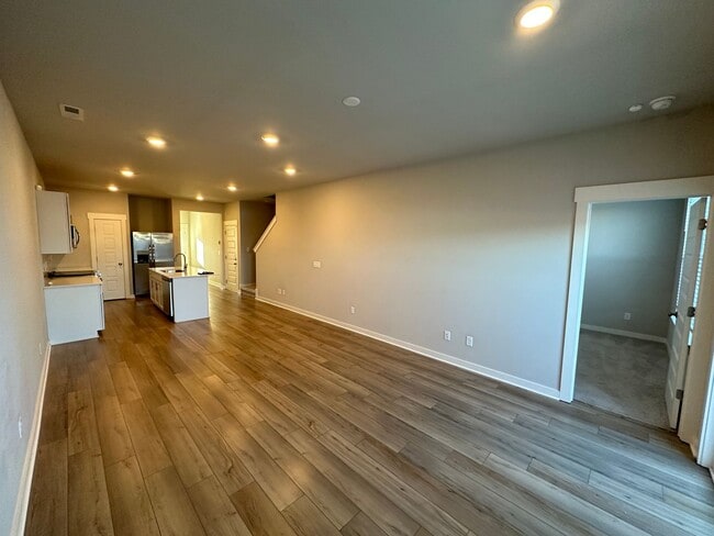 Photo - For Lease - 3 Bed, 2.5 Bath, 1846sqft Townhome, Lebanon