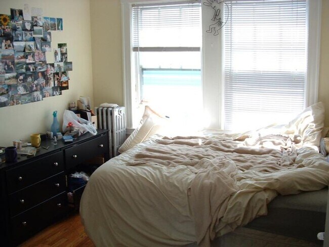 Photo - Pets-Friendly, Porch, Laundry on a Site, Parking for Rent, Yard