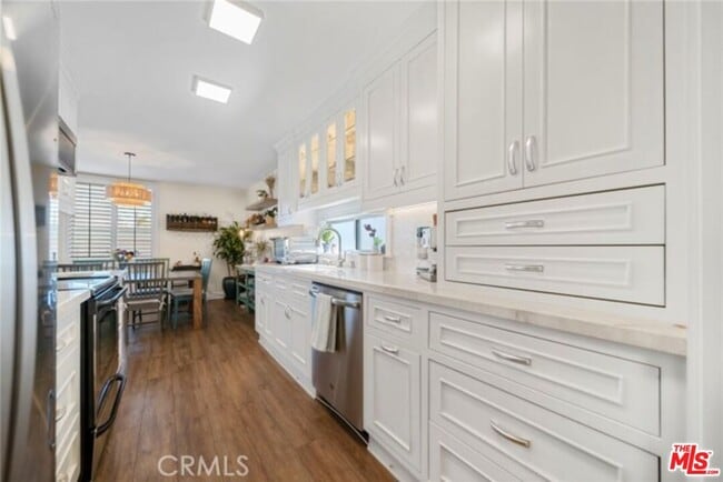 Photo - 5301 Balboa Blvd Unit C6