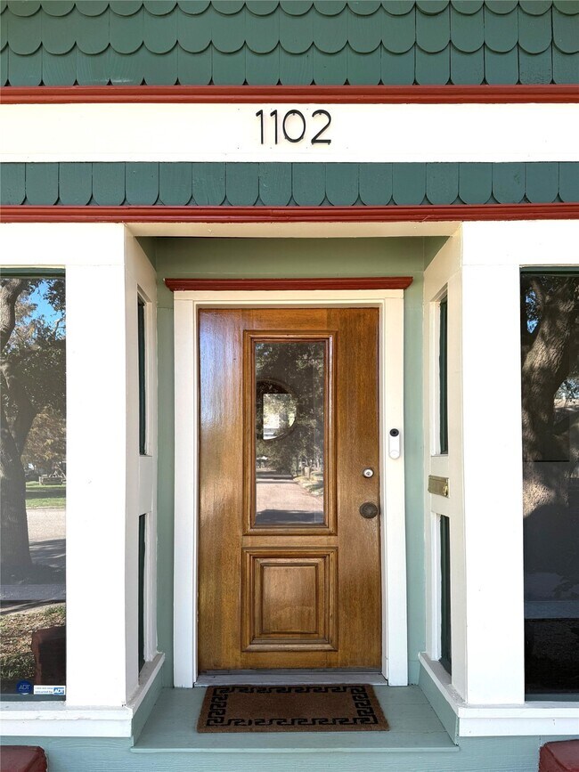 Photo - 1102 Algregg St Casa