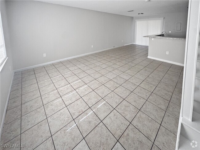 Building Photo - 6635 Warwick Cir Rental