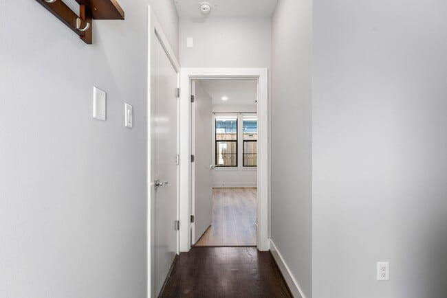 Photo - 1705 Weber St