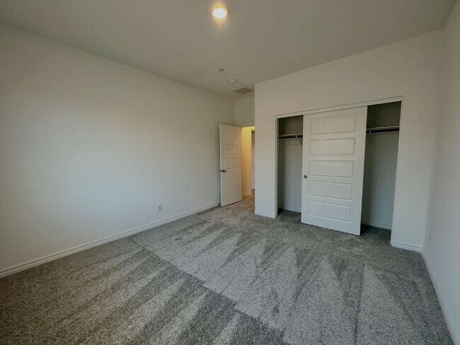 333 Laurel Peak Dr