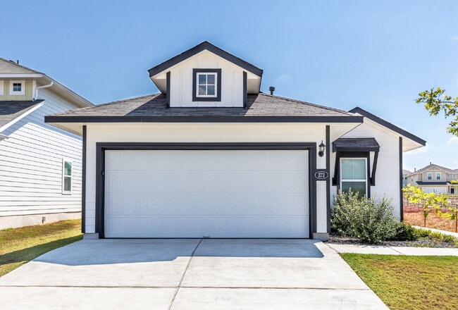 Photo - 373 Jade St