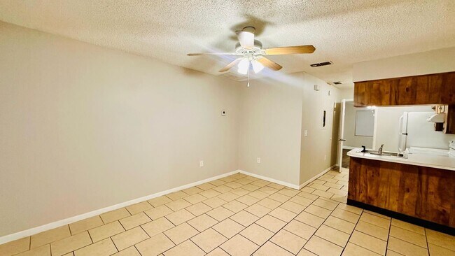 Photo - 979 BERKLEY ROAD Unit #4, AUBURNDALE, Florida 33823