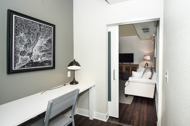 Built-In Desk - The Chase at Nine Mile Creek