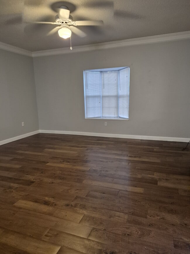 Photo - 1921 Gornto Rd