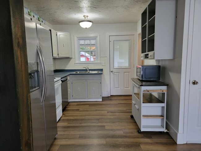 Photo - 100 E Elm St