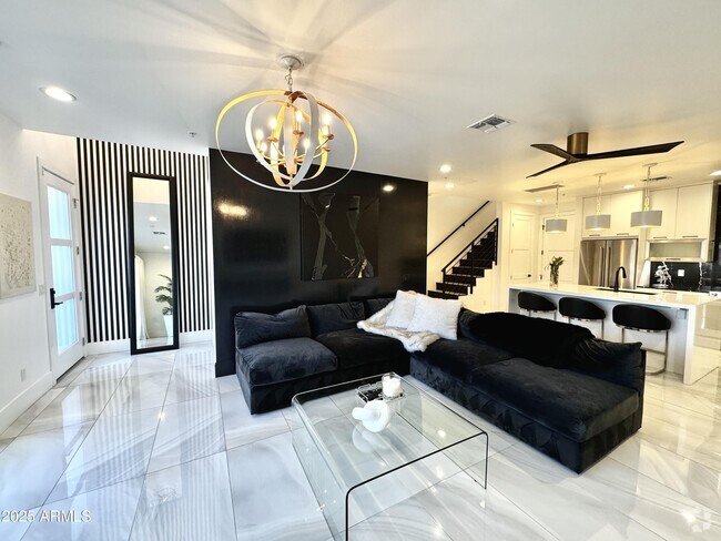 Building Photo - 3107 N 70th St Rental