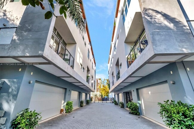 Photo - 2924 Bird Ave Townhome