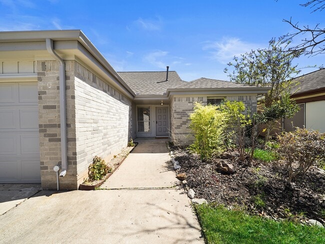 Photo - 2239 Highland Hills Dr