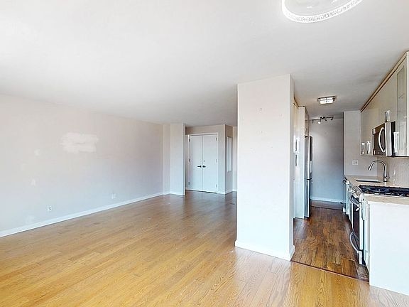 Photo - 2925 W 5th St Unit 13B