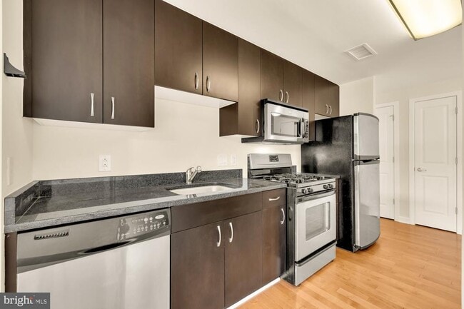 Photo - 475 K St NW Unit 1123