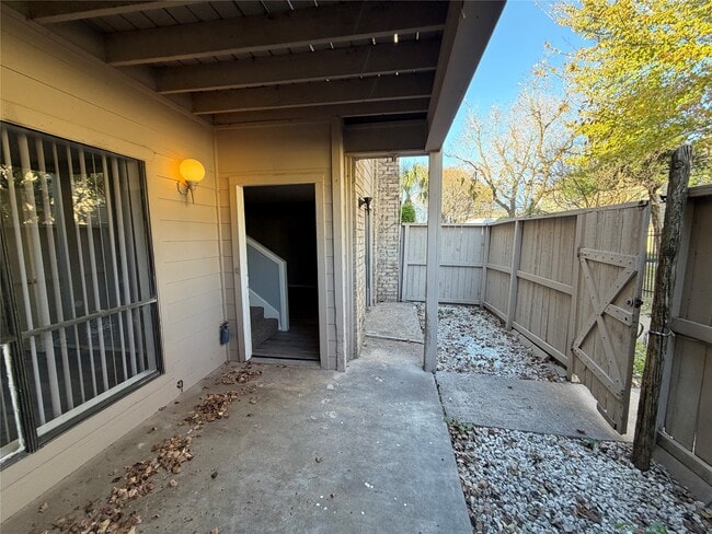 Photo - 9461 Pagewood Ln Unit 9461