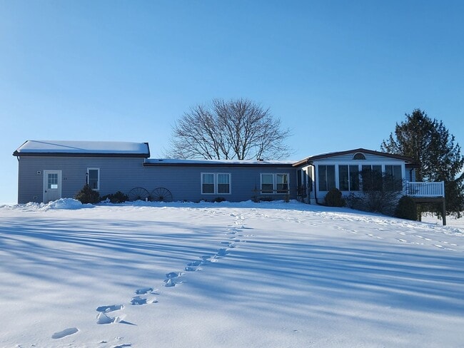 Building Photo - Wonderful County Home