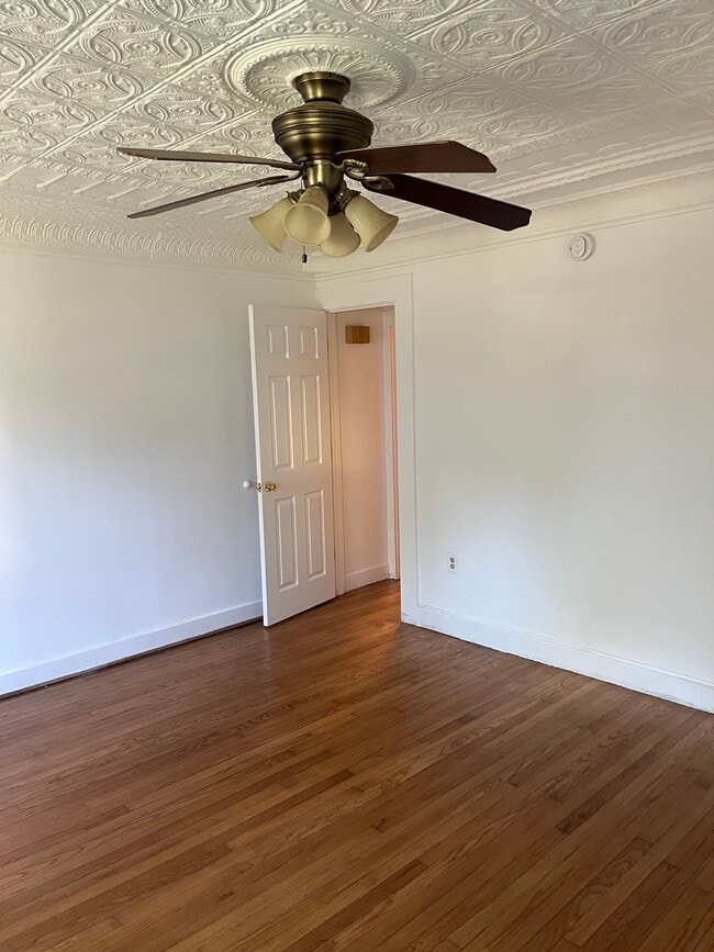 80 Davis Ave Unit 80 Davis Ave, 1st Floor