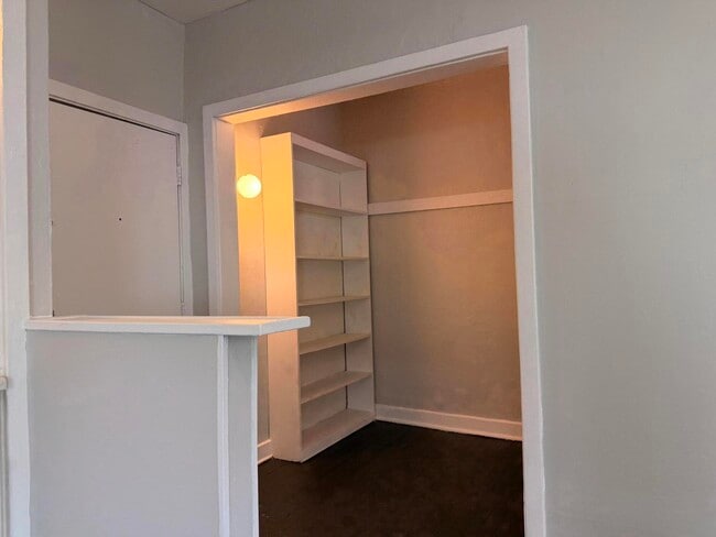 Photo - 523 24th St Unidad 12