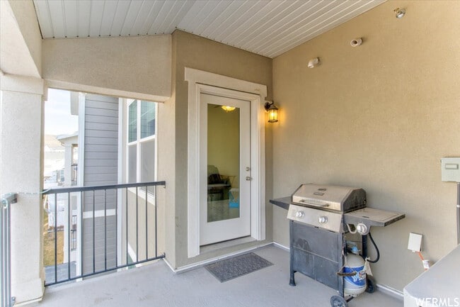 Photo - Condo in Saratoga Springs master planned community.