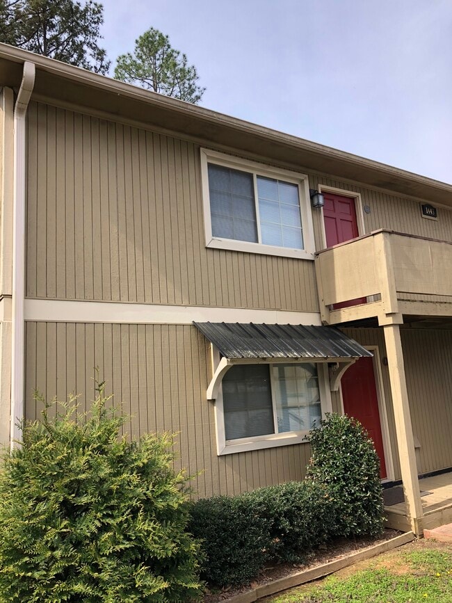 Building Photo - 1443 Fernwood Glendale Rd Unit D