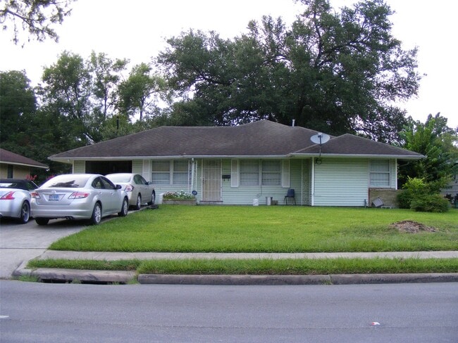 Building Photo - 5751 Bellfort Ave