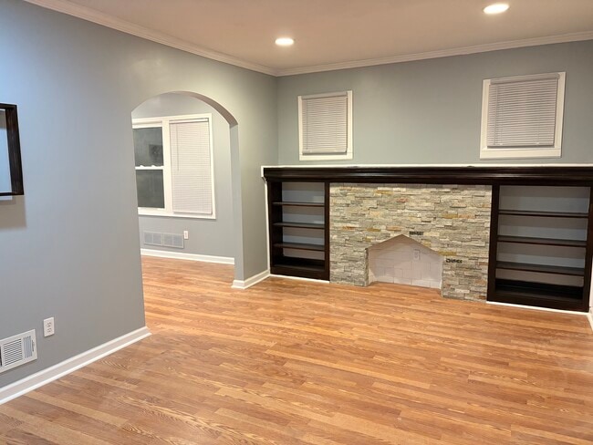 Building Photo - 15886 Northlawn St