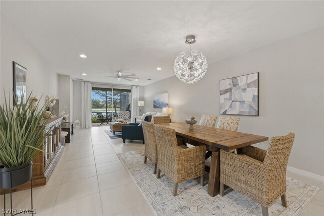 Photo - 14827 Edgewater Cir