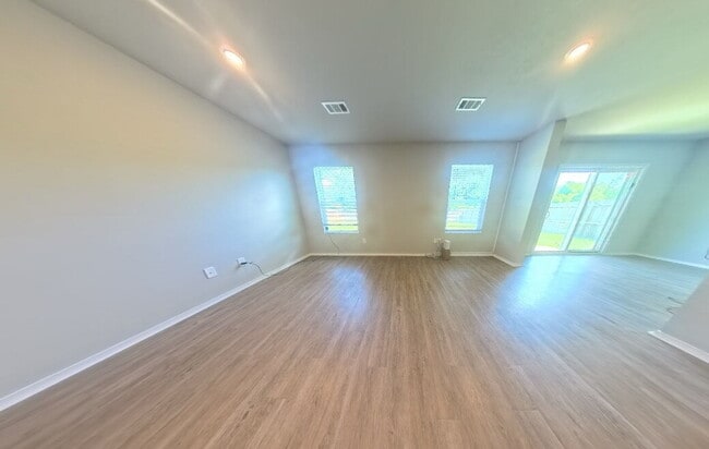 Photo - 5141 Yukon Dr