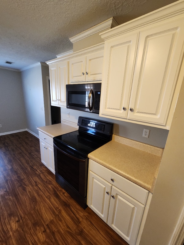 Photo - 713 Cannock Loop