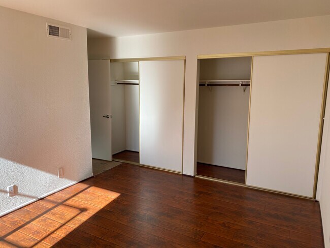 2 bedroom closet space