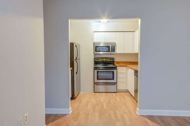 Photo - Spacious Studio Across from Meridian Hill Park!
