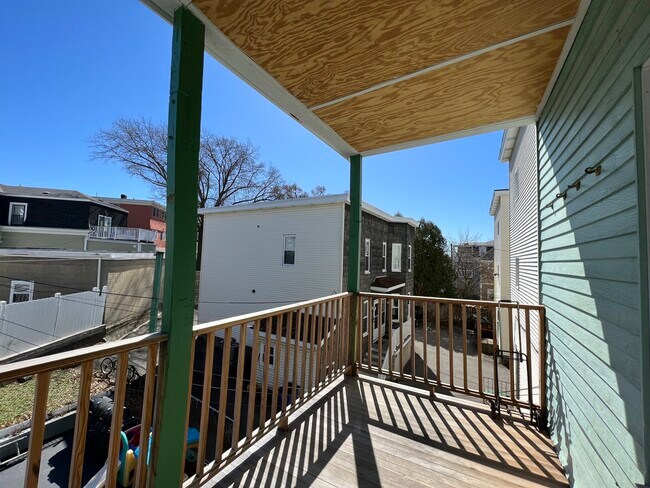 Photo - 225 Holland St Unit 2