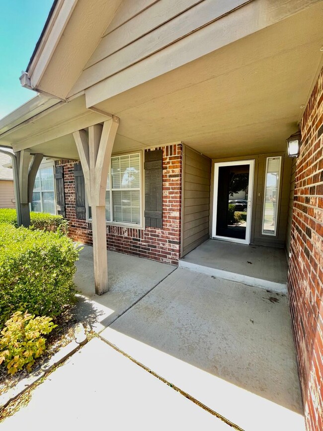 BIXBY SCHOOLS!! Charming Home w/fireplace. - BIXBY SCHOOLS!! Charming Home w/fireplace.