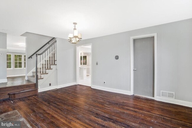 Photo - 509 Denham Rd