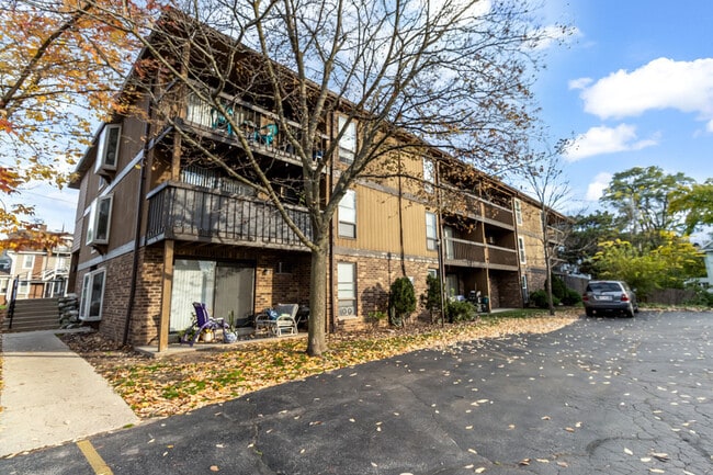 Building Photo - 501 Wisconsin Ave Unit 201