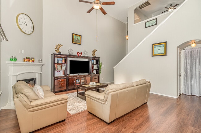 Photo - 613 Wounded Knee Dr