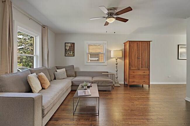 Photo - 2317 Western Ave Unidad 2319