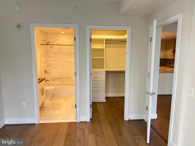 Photo - 7171 Woodmont Ave Unit 606