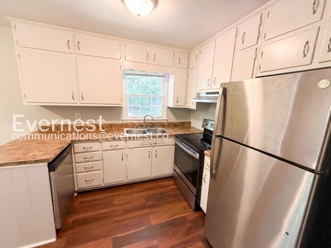 Photo - 605 71st St S