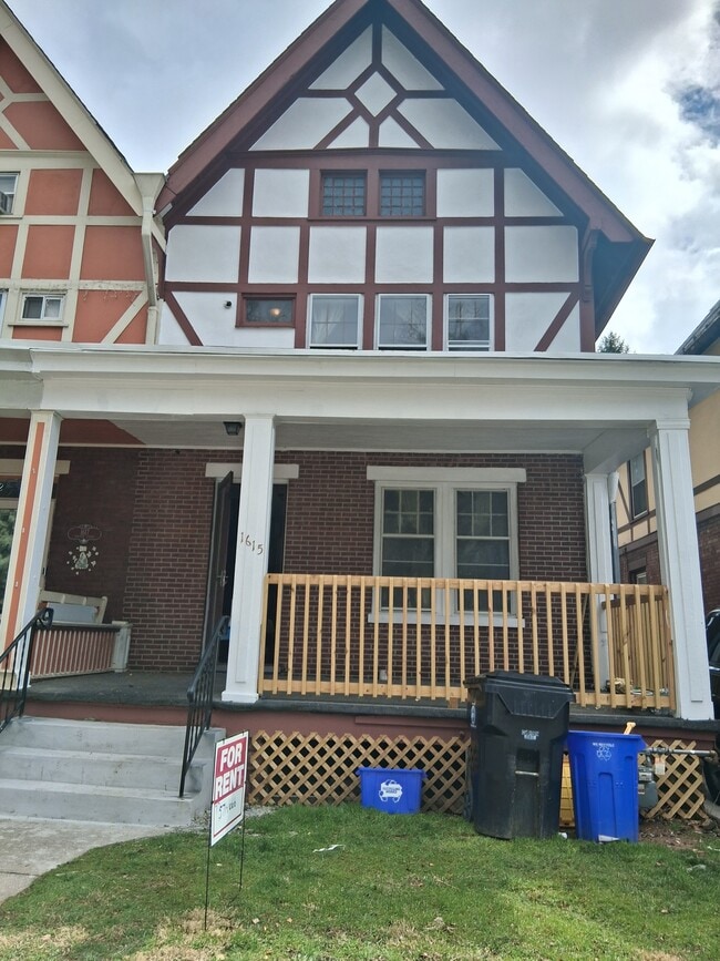 Building Photo - 1615 Forster St