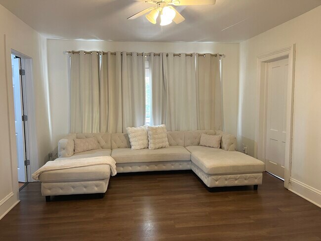 Photo - 13 Dr Aaron B Samuels Blvd Unidad 2