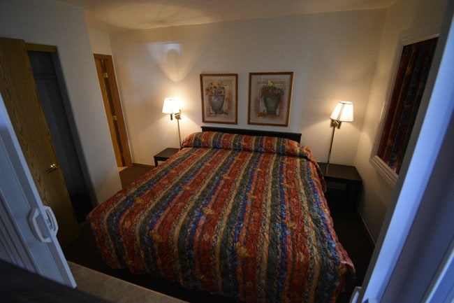 Manor Suites
