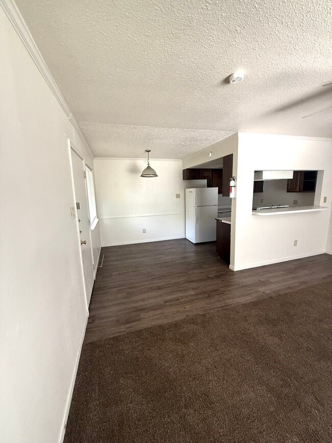 Photo - 109 Smith Ln Unidad D