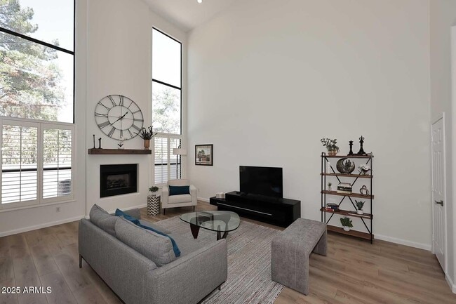 Photo - 333 N Pennington Dr
